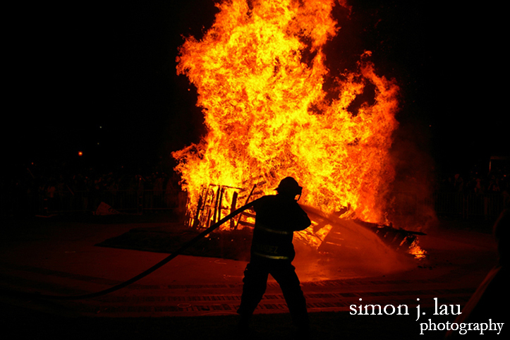 ucla bonfire during beat 'sc week